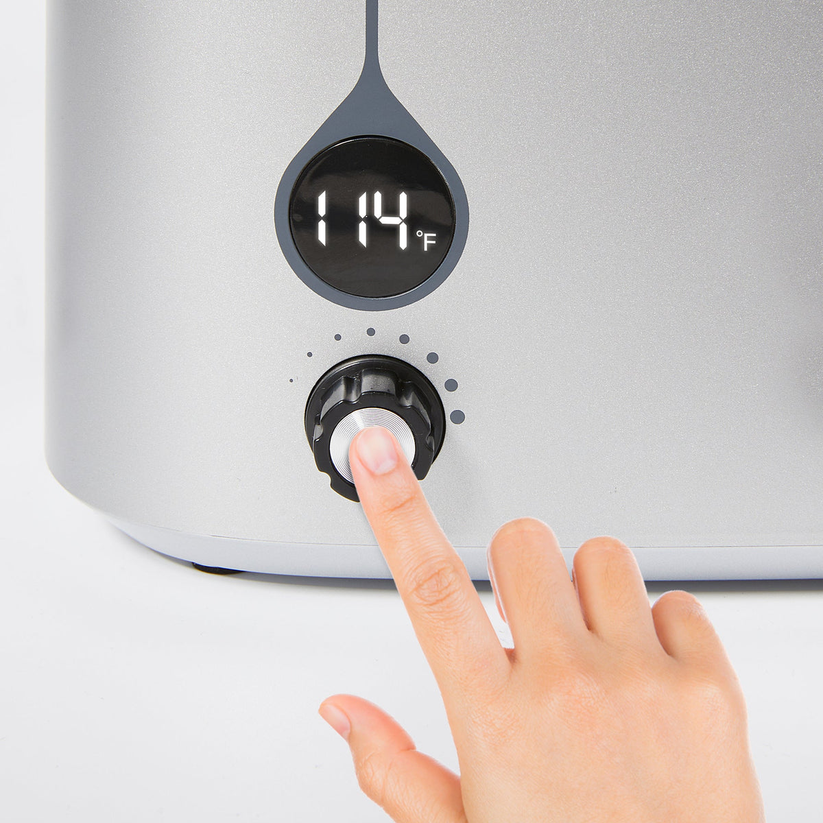 Temperature dial and digital display on the 3 bottle oil warmer