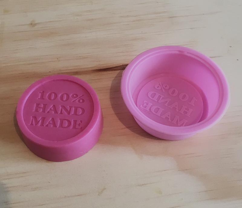 Hand-made-round-mold_RK5IZPJHCLNA.jpg